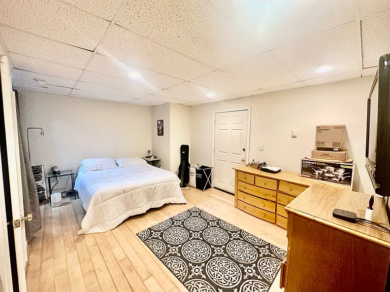 472 Commercial St #1 — Photo 13
