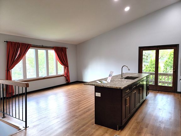 4th image of 17581 Windsor Pkwy #11