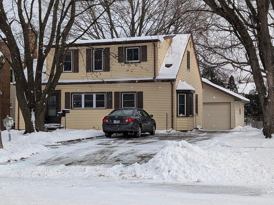 2nd image of 956 Bidwell St