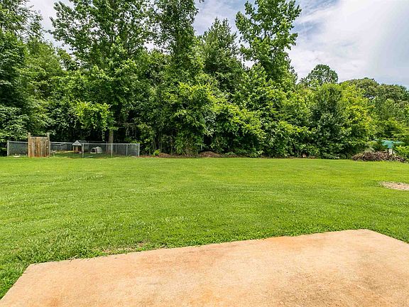 4th image of 135 Crooked Creek Dr