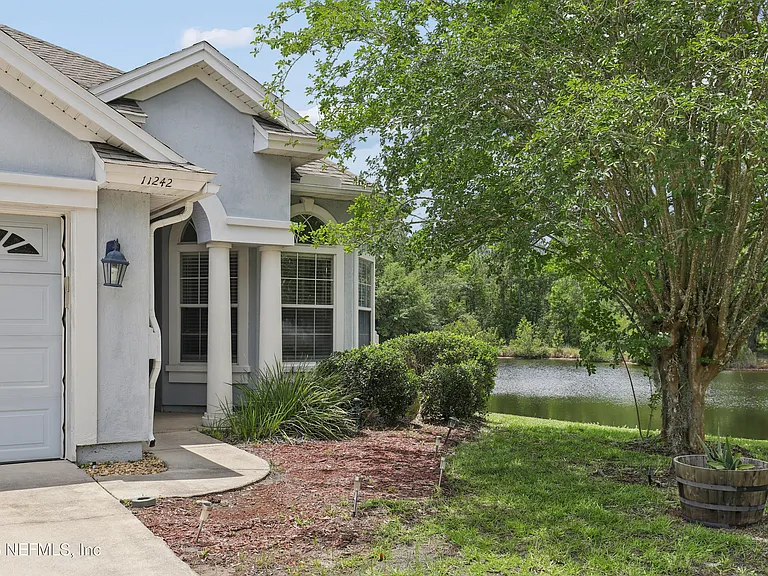 11242 Panther Creek Pkwy — Photo 2