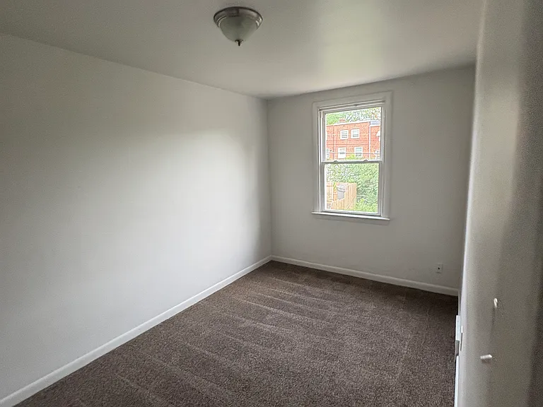 2147 Kensington St — Photo 6