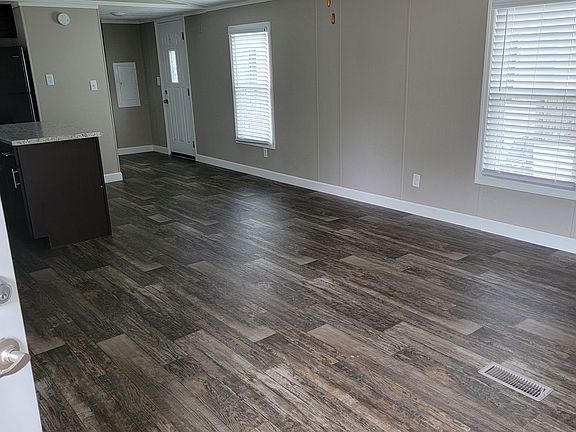 4th image of 905 E 3rd Ave #1a0