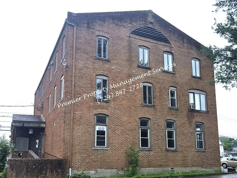 518 W Cunningham St #9 — Photo 3
