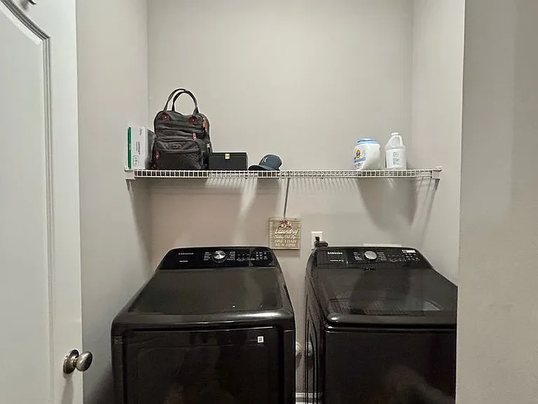 2113 Livingston St — Photo 25