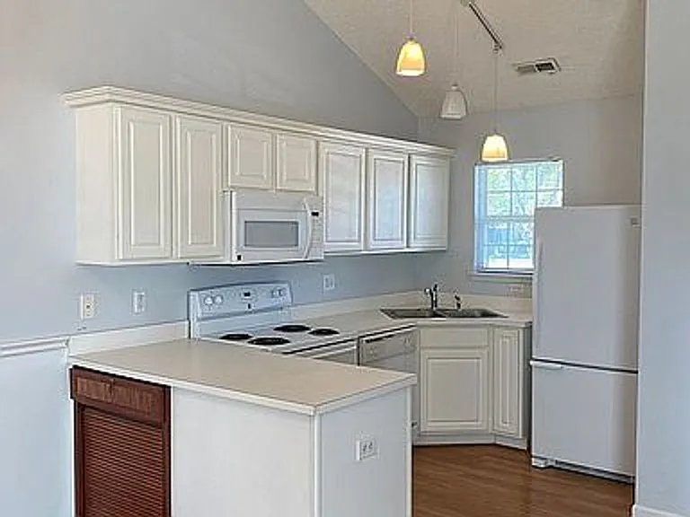 3703 Merestone Dr — Photo 2
