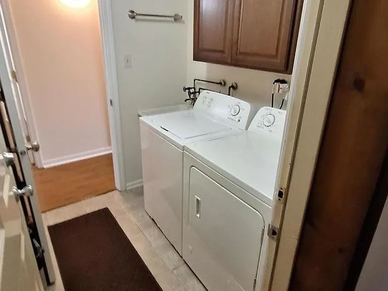 10501 S Highland Rd #104C — Photo 17