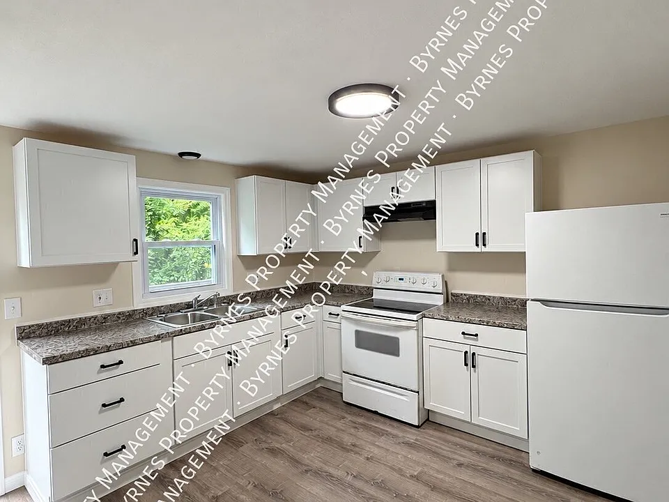 99 Lawrence St #1