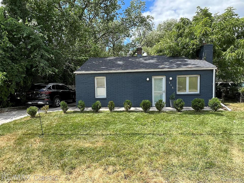 1st image of 315 Common St
