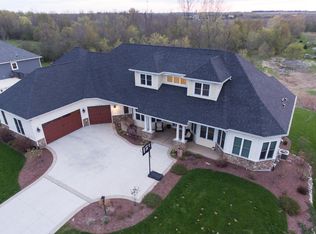 4800 Long Meadow Ln, Racine, WI 53402