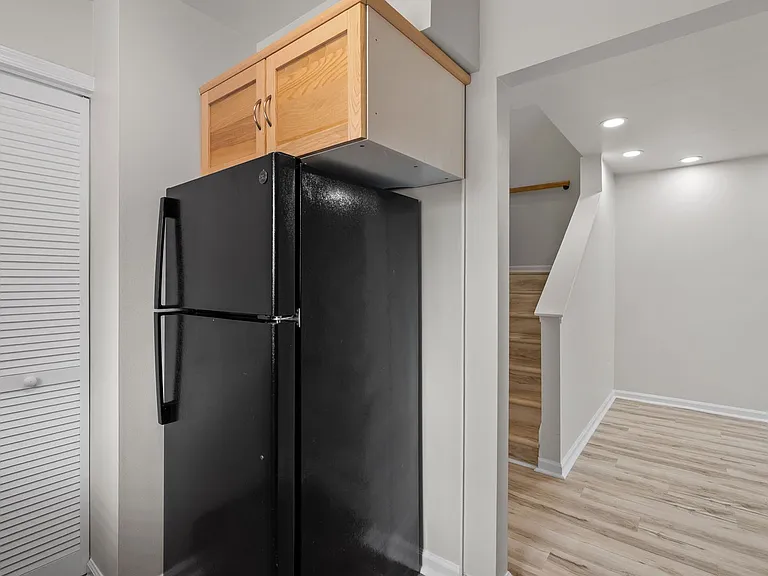 837 Little Bay Ave #3C — Photo 6
