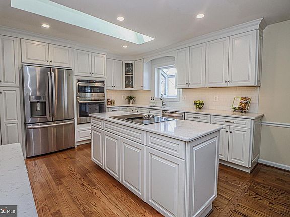 4th image of 248 Charita Way