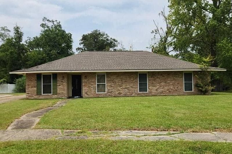 1st image of 13611 Katherine Ave