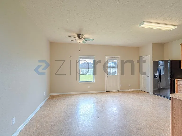 3029 Cambridge Meadows Ln — Photo 6