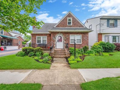 6 Maple Avenue, Floral Park, NY, 11001