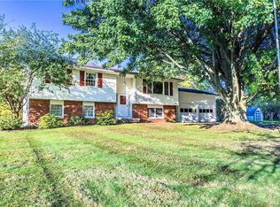 1777 Greenview Dr, Walworth, NY 14568