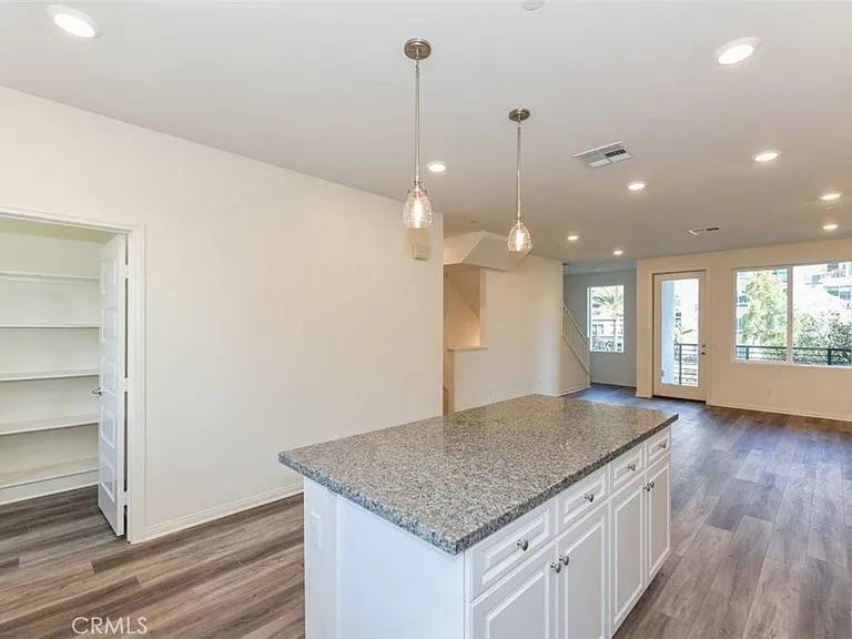 106 Unity — Photo 11