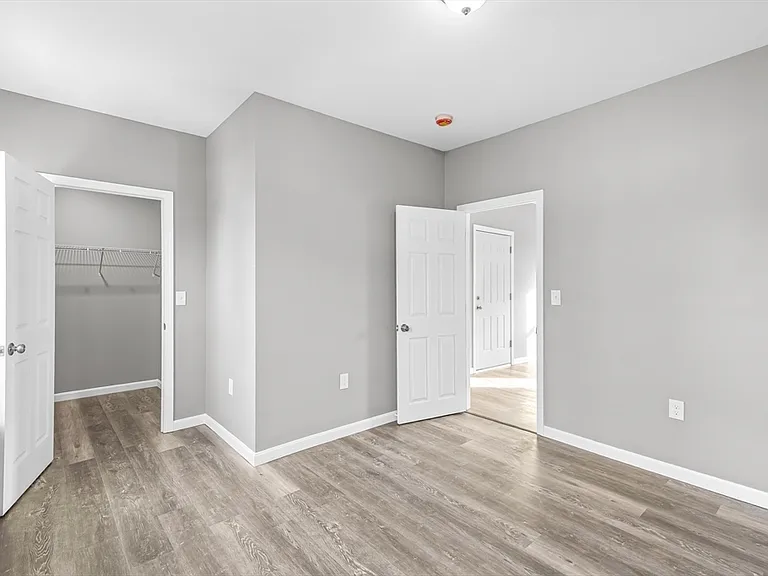 712 Eastern Ave #2 — Photo 4
