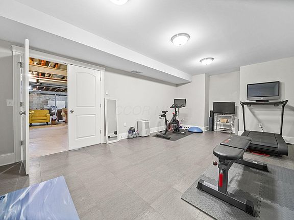 3rd image of 4025 Chelsea Grn