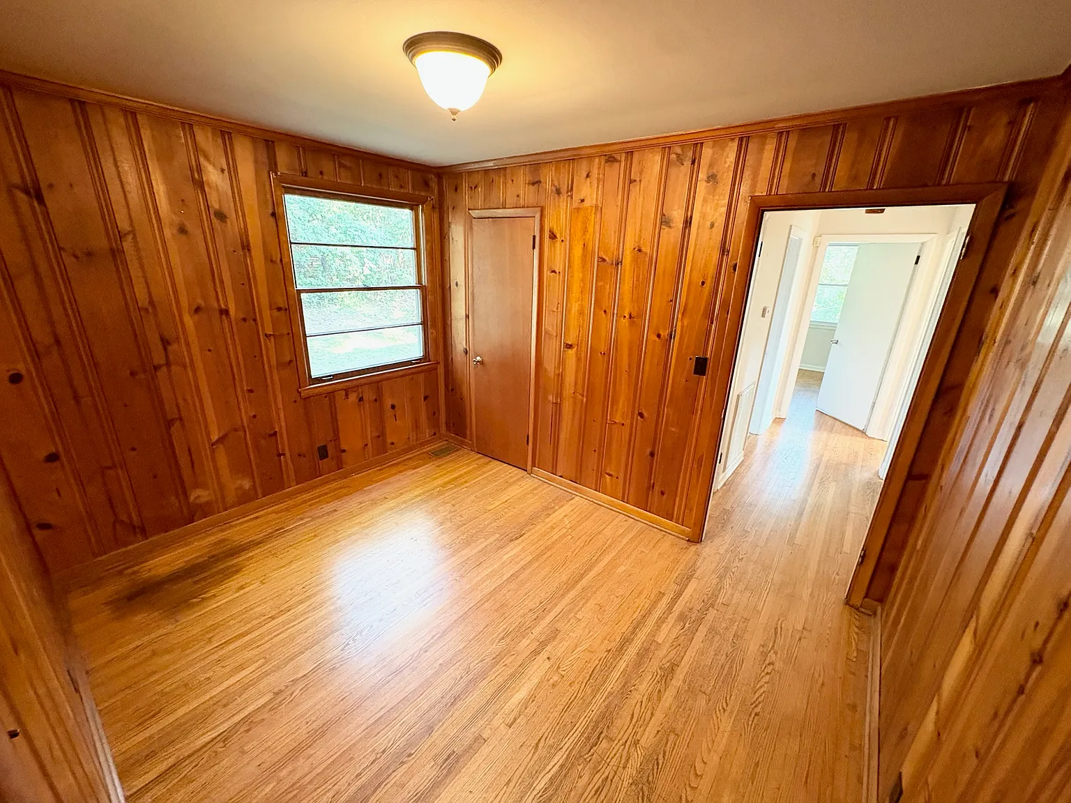 3 bed, 1050 sqft, $2,000 — Photo 4