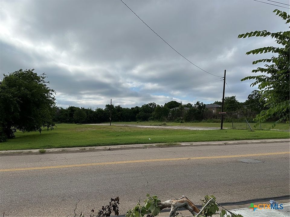 1st image of 702 Florence Rd