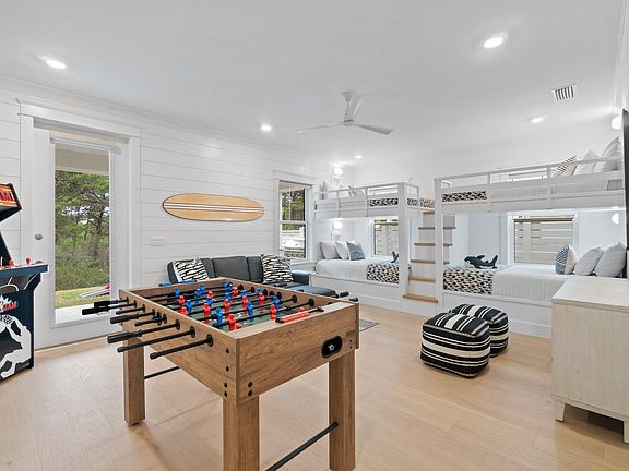 3rd image of 80 Seaboard Ln