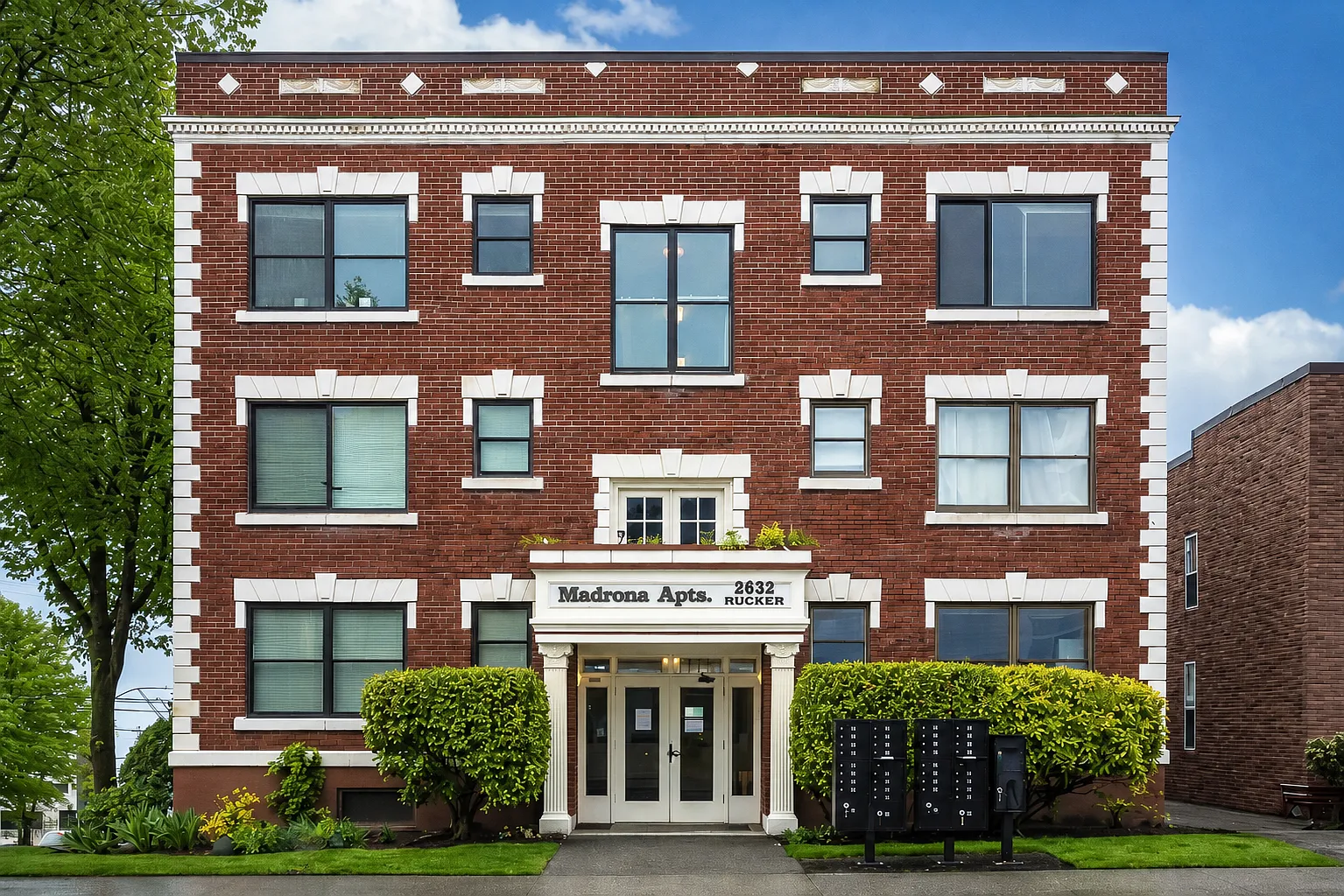 Madrona Apartments — Photo 2