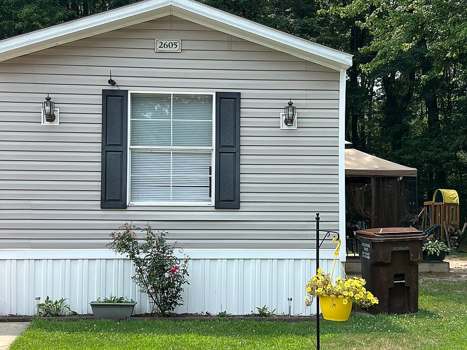 1st image of 2605 Lance Dr #26