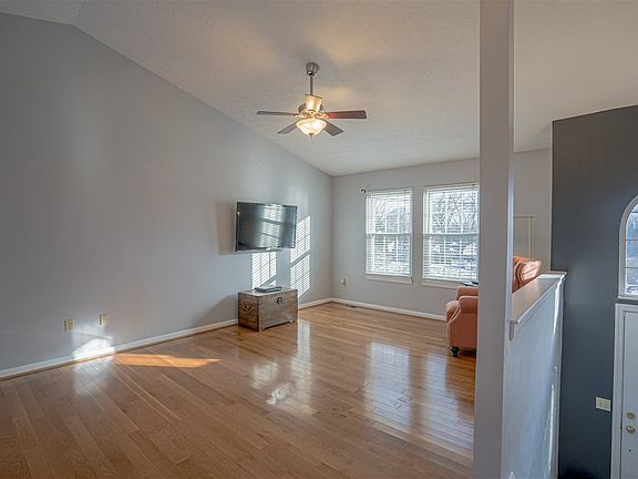 4th image of 9732 Shelton St