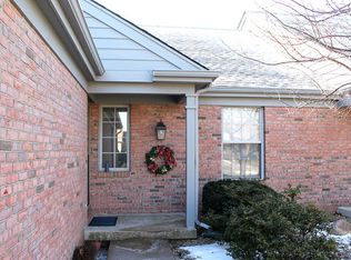 1604 Lakeside Dr, Champaign, IL 61821