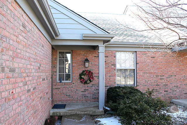 1604 Lakeside Dr photo 1