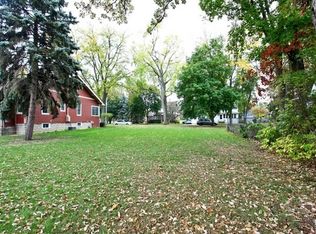 355 Fairview Ave, West Chicago, IL 60185
