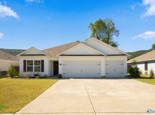 10010 Sequoyah Cove Dr, Owens Cross Roads, AL 35763