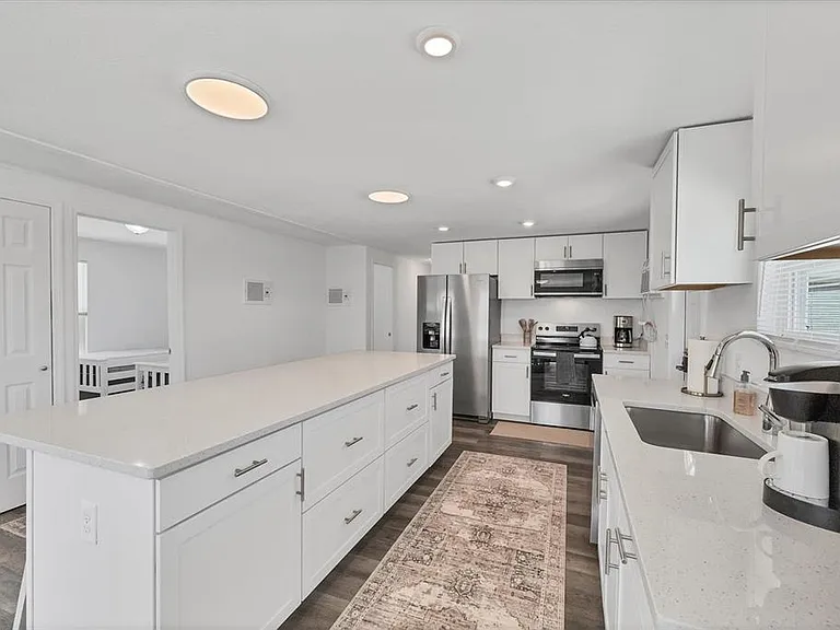 3280 Holly Ave — Photo 17