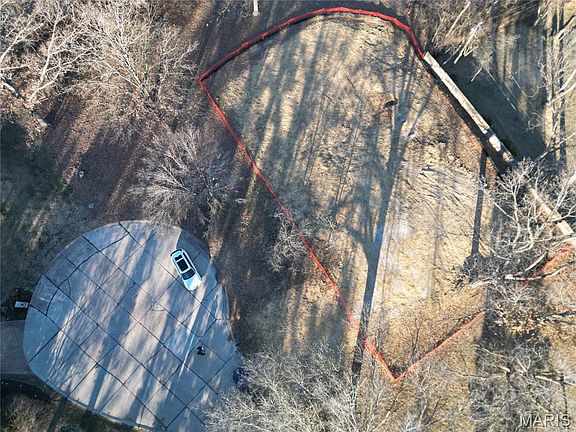 5th image of 170 Ambleside Ln