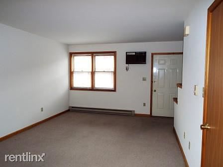 livingroom from kitchen