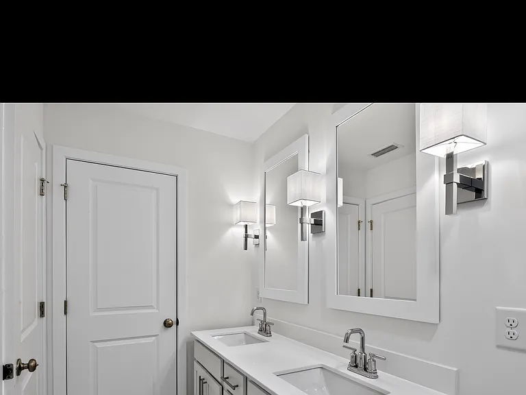 214 Clement Loop — Photo 8