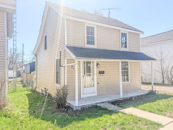 215 Brock St, Gananoque, ON K7G 1K5