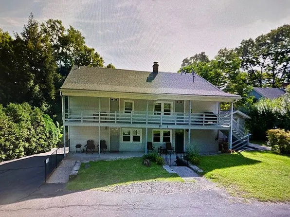 5 Rock St APT 1, Burlington, CT 06013