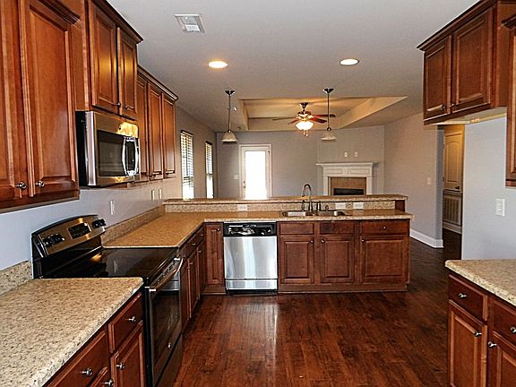 4th image of 706 Oak Cove Ln NW