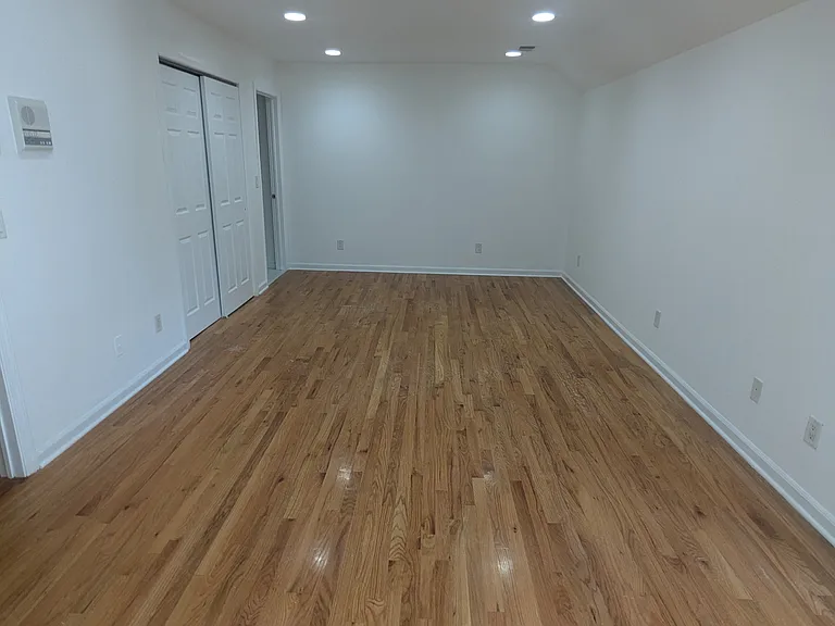 200 Burnett Ave #3 — Photo 12