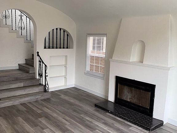 2nd image of 1601 Cedar Ave