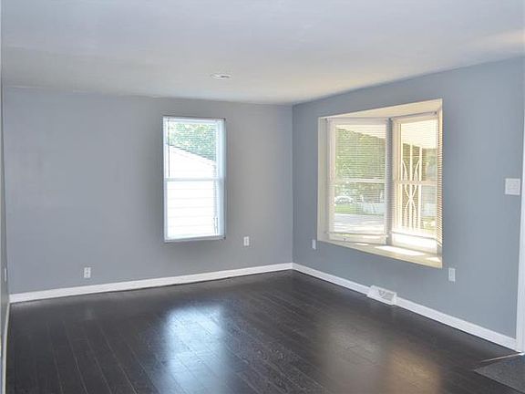 4th image of 1403 S Logan Ave