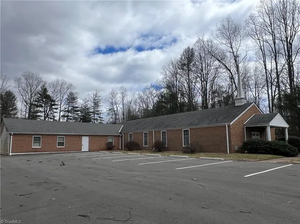 2280 Fancy Gap Rd, Mount Airy, NC 27030