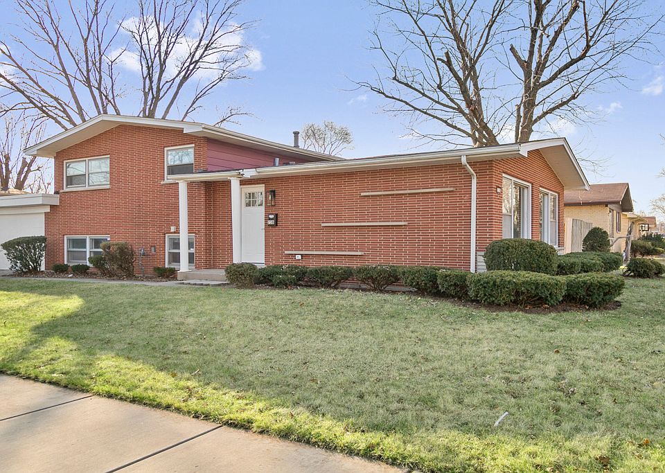1st image of 238 W Elmwood Dr