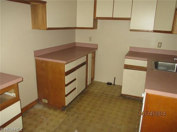 2nd image of 7388 Avon Dr Unit 7388