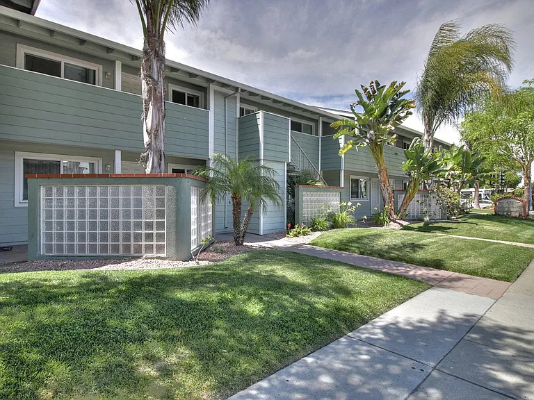 499 N Fair Oaks Ave #11 — Photo 5