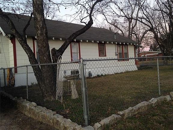 3rd image of 901 W Paine Ave