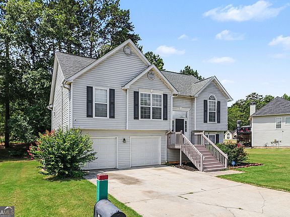 2nd image of 136 Harbour Lake Dr