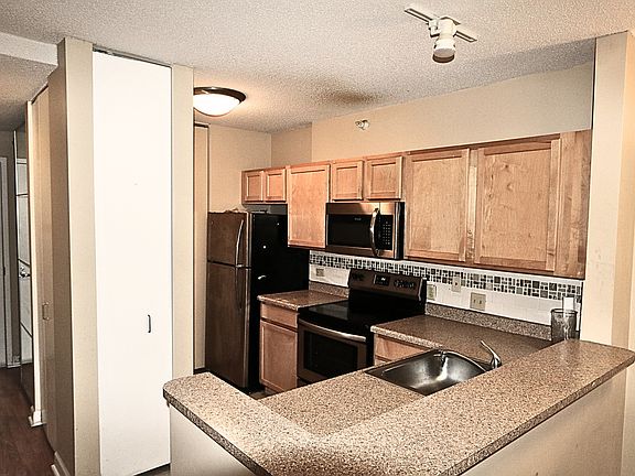 5th image of 222 N Columbus Dr APT 1705